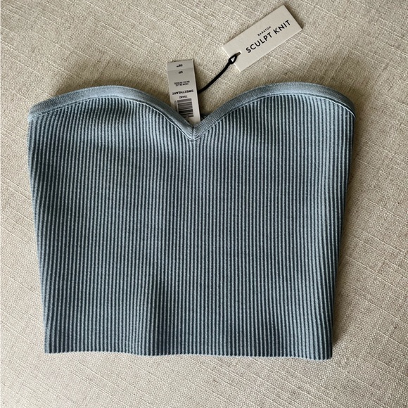 New Aritzia Sweetheart Cropped Tube Top in Light Blue, size S, NWT - Picture 4 of 6
